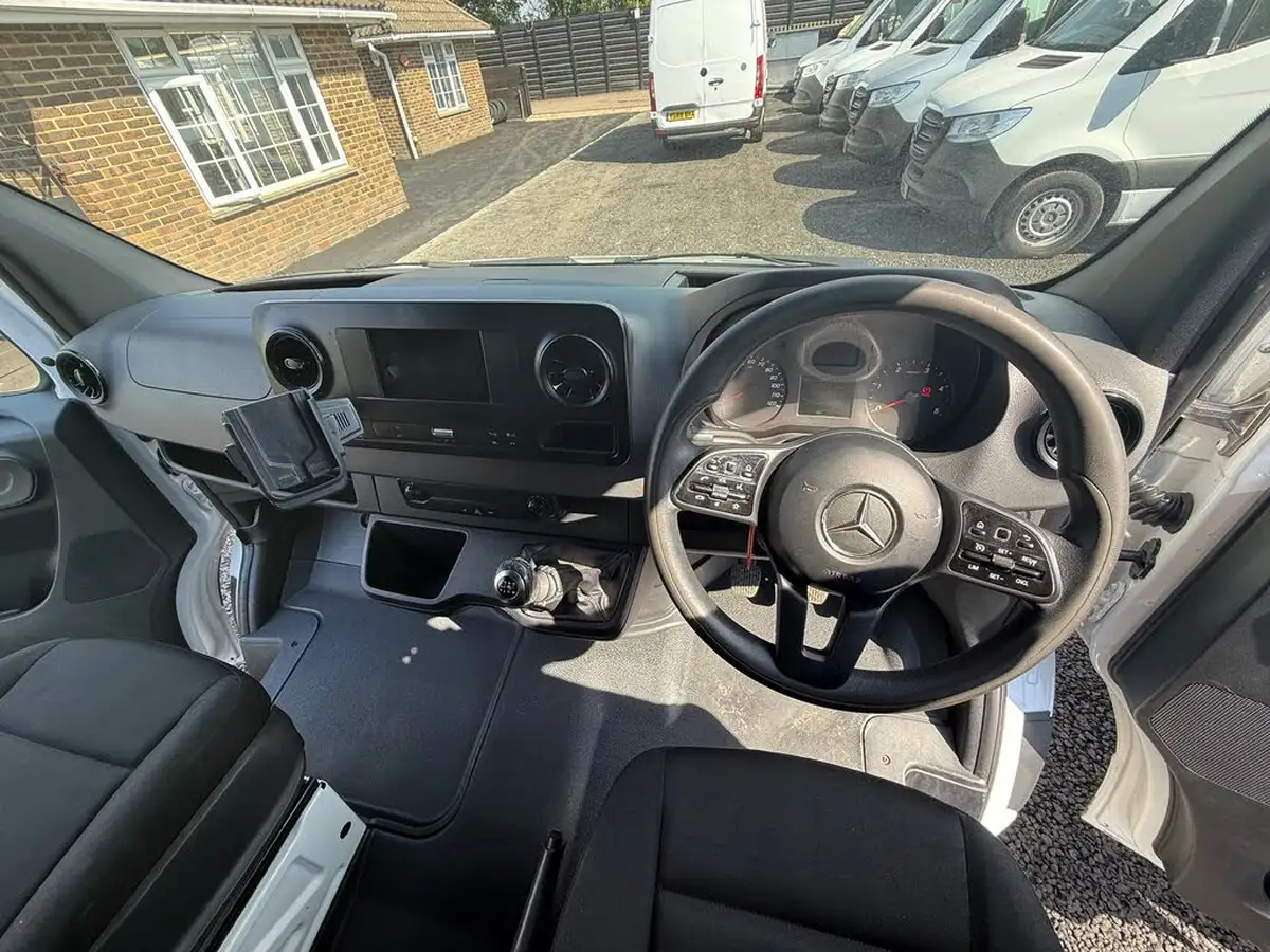 2018-mercedes-benz-sprinter-21cdi-311-l2h1-panel-van-rwd-eco-gear-360-big-16