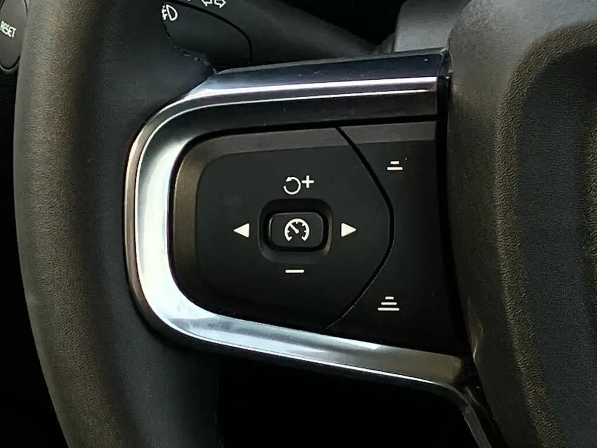 2023-volvo-c40-e-twin-recharge-plus-big-18