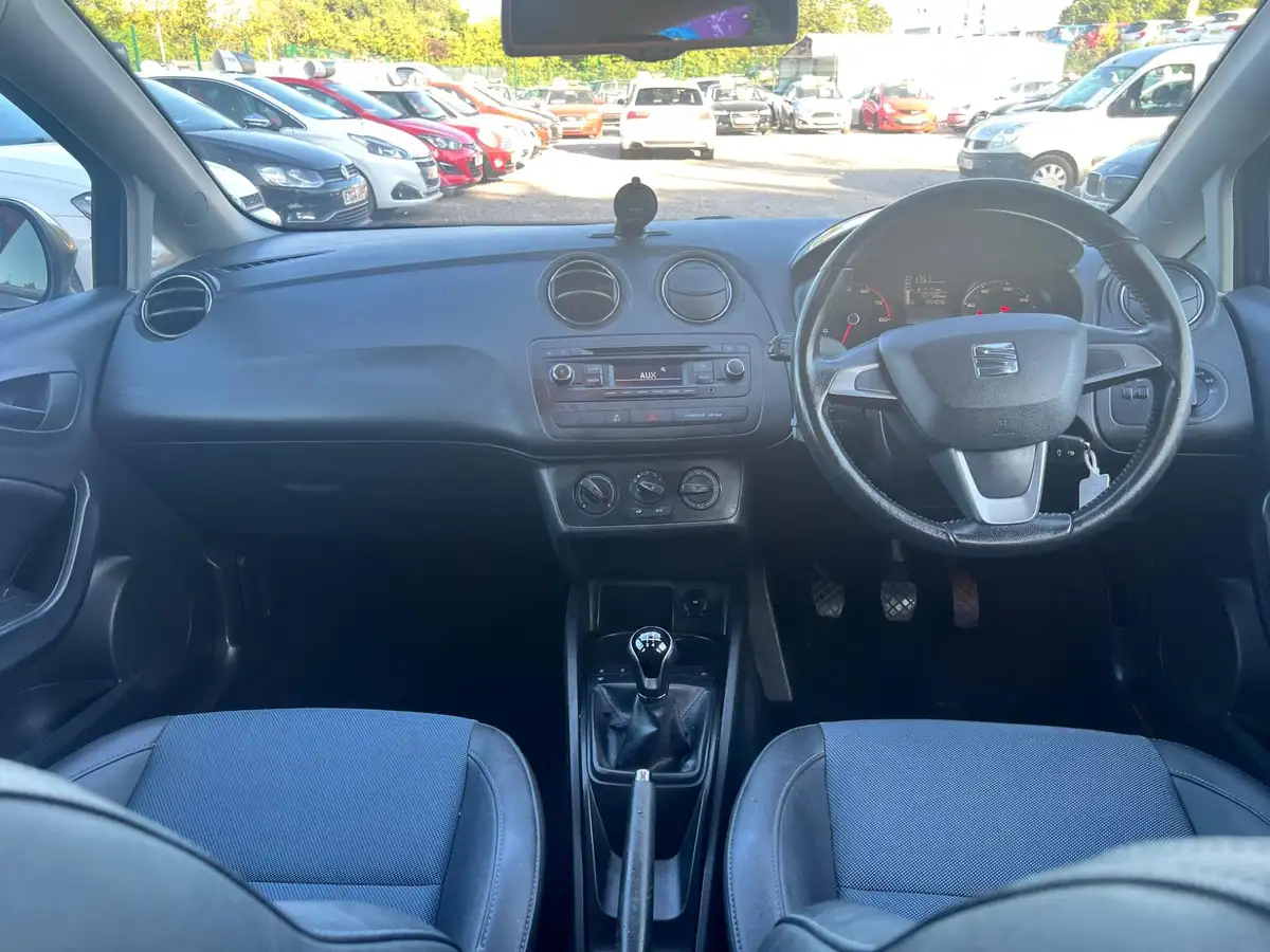 2014-seat-ibiza-12-i-tech-sports-tourer-5d-big-15