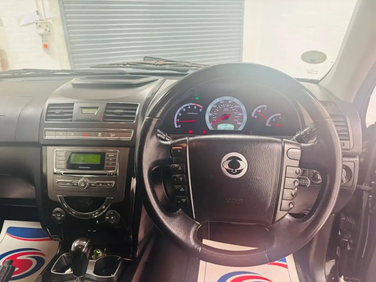 2013-kgm-ssangyong-rexton-w-20td-ex-t-tronic-big-10