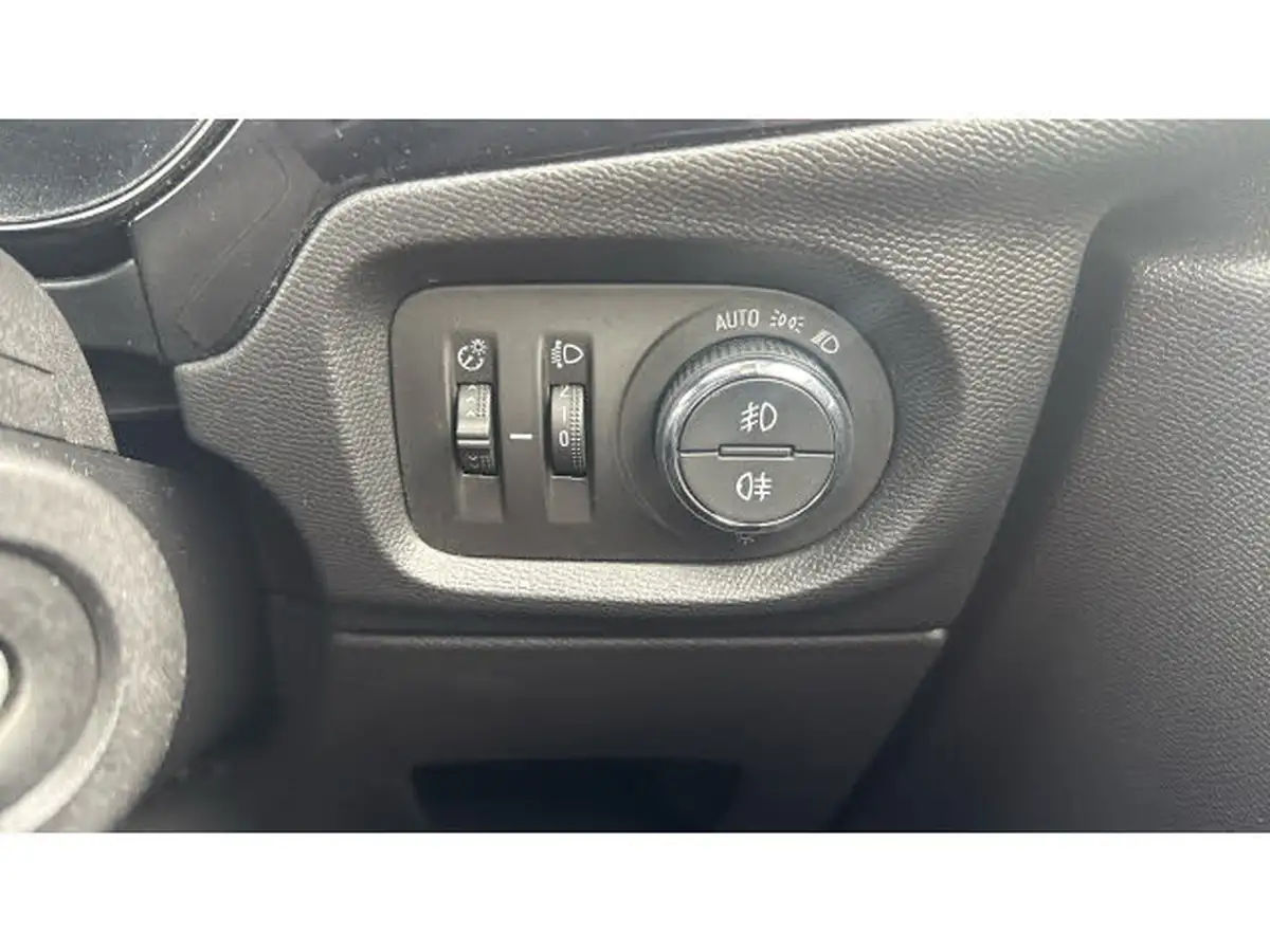 2020-vauxhall-corsa-12-turbo-sri-nav-big-28