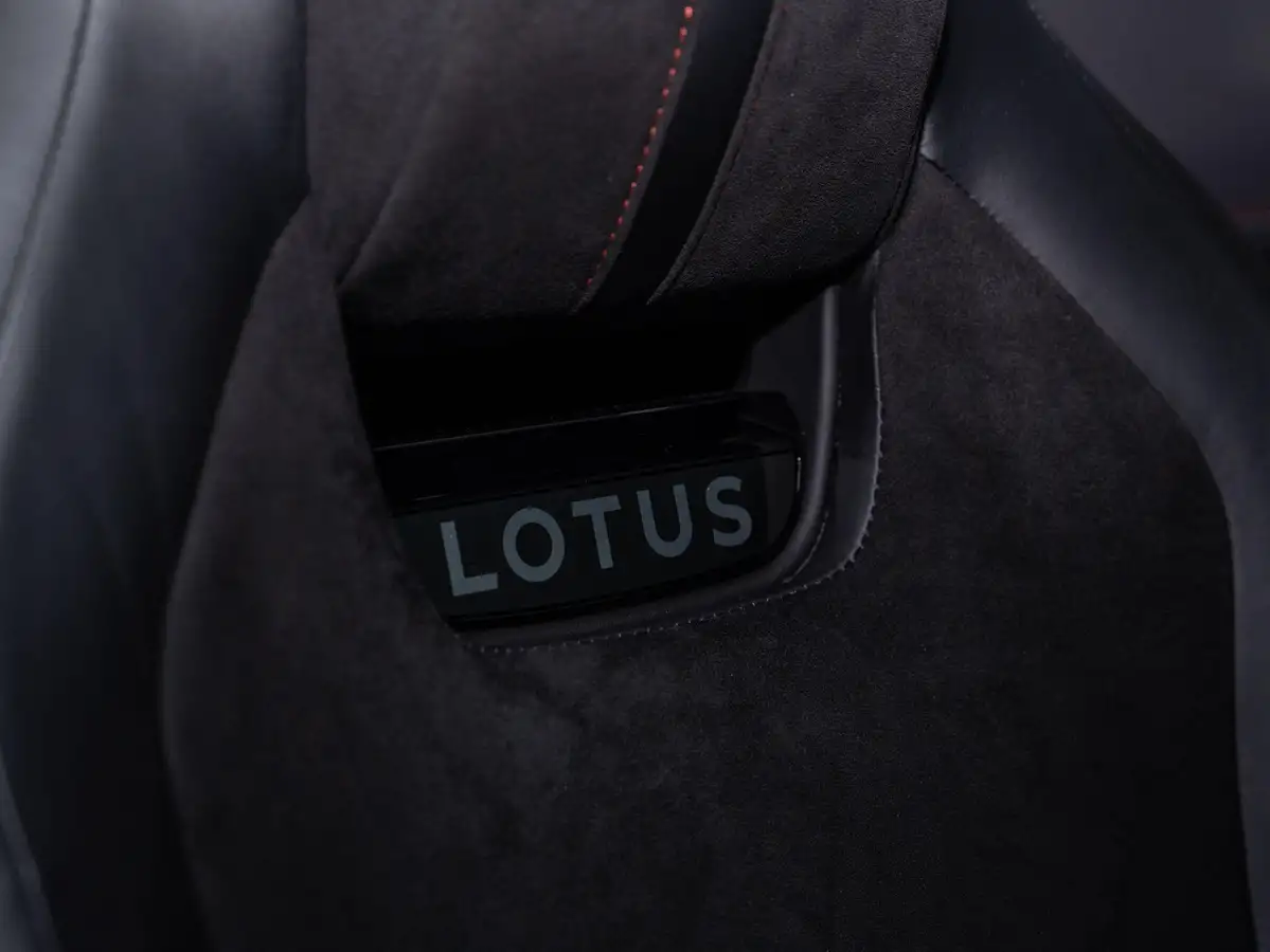 2023-lotus-emira-35-first-edition-v6-big-36