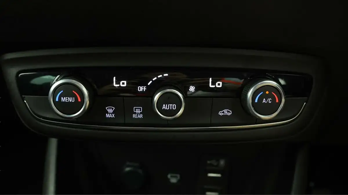 2023-vauxhall-crossland-12-gs-110ps-big-16