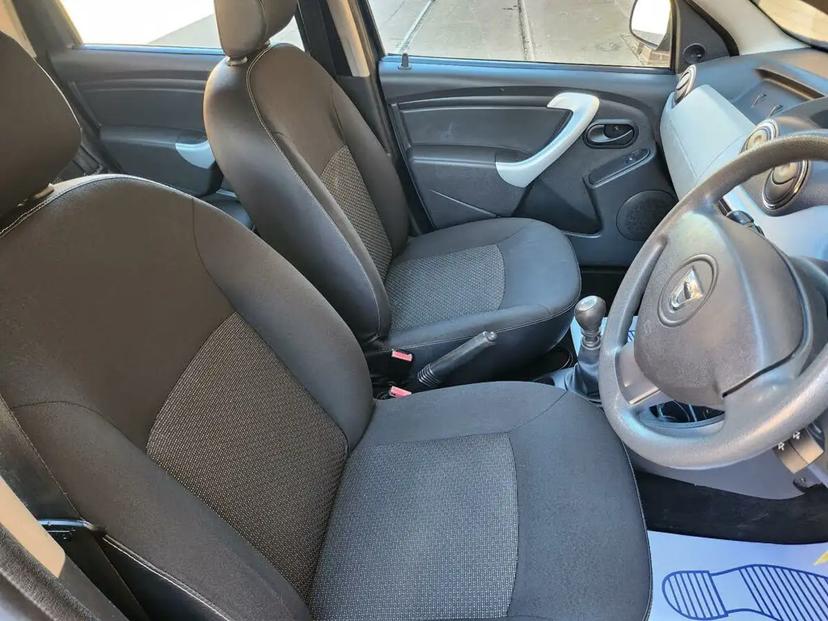 2014-dacia-duster-15d-ambiance-110-107bhp-big-11