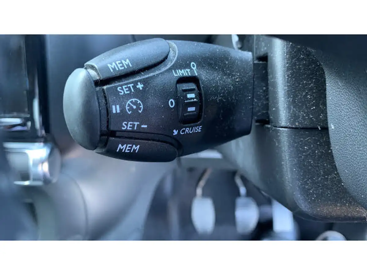 2017-citroen-c3-12-puretech-flair-82ps-big-36