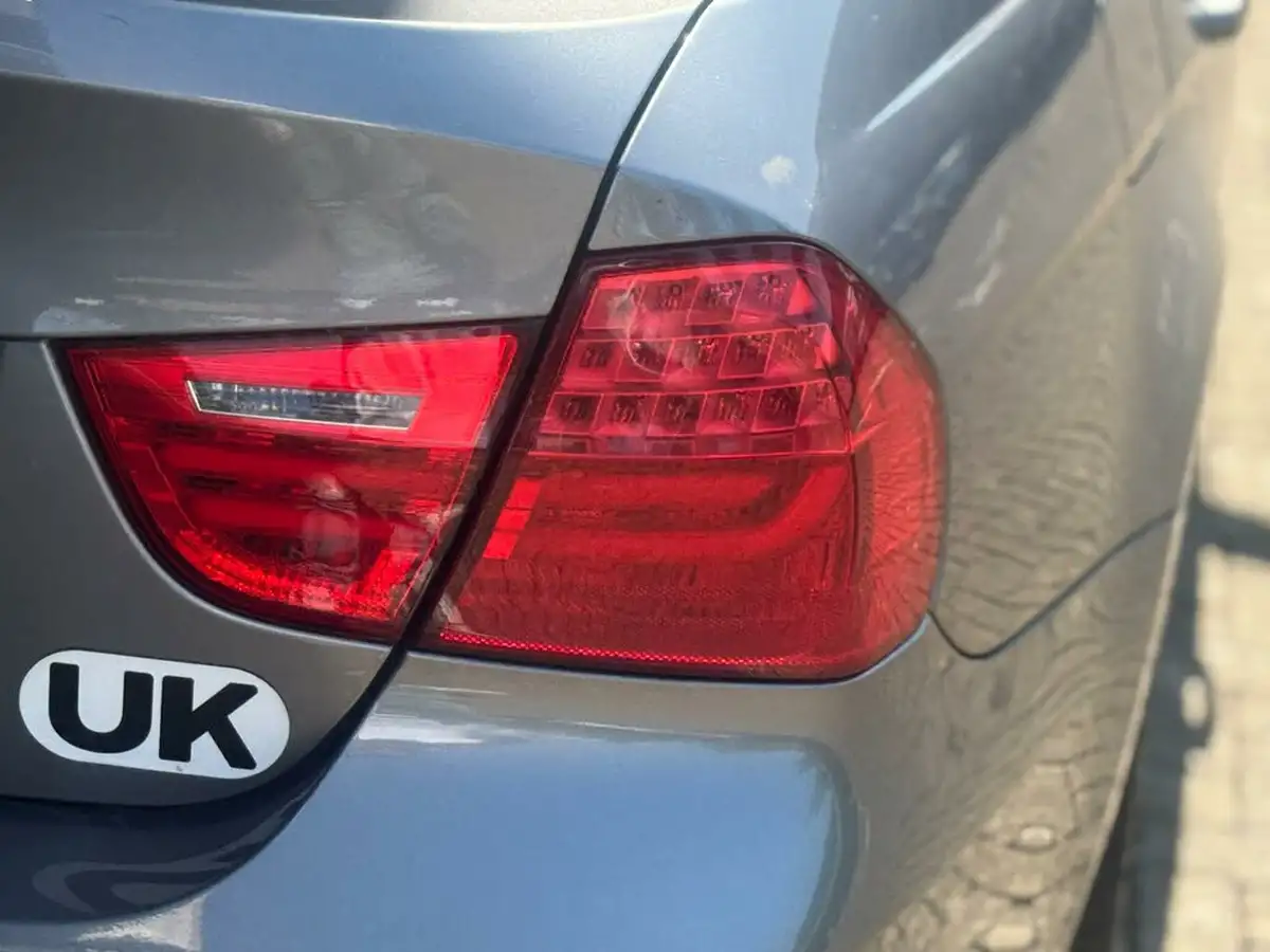 2010-bmw-3-series-20-318i-m-sport-saloon-4d-big-51