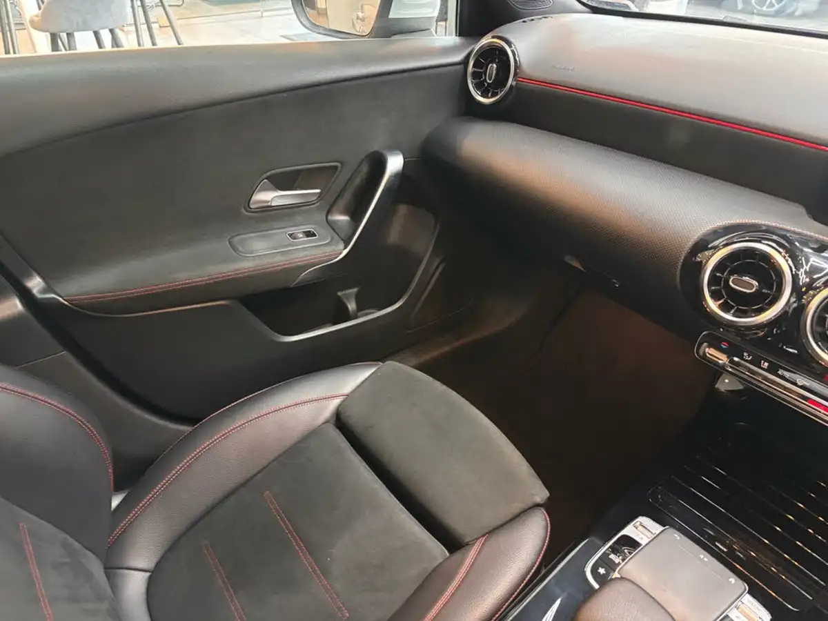 2019-mercedes-benz-a-class-15d-a180d-amg-line-hatchback-5d-7g-dct-big-35