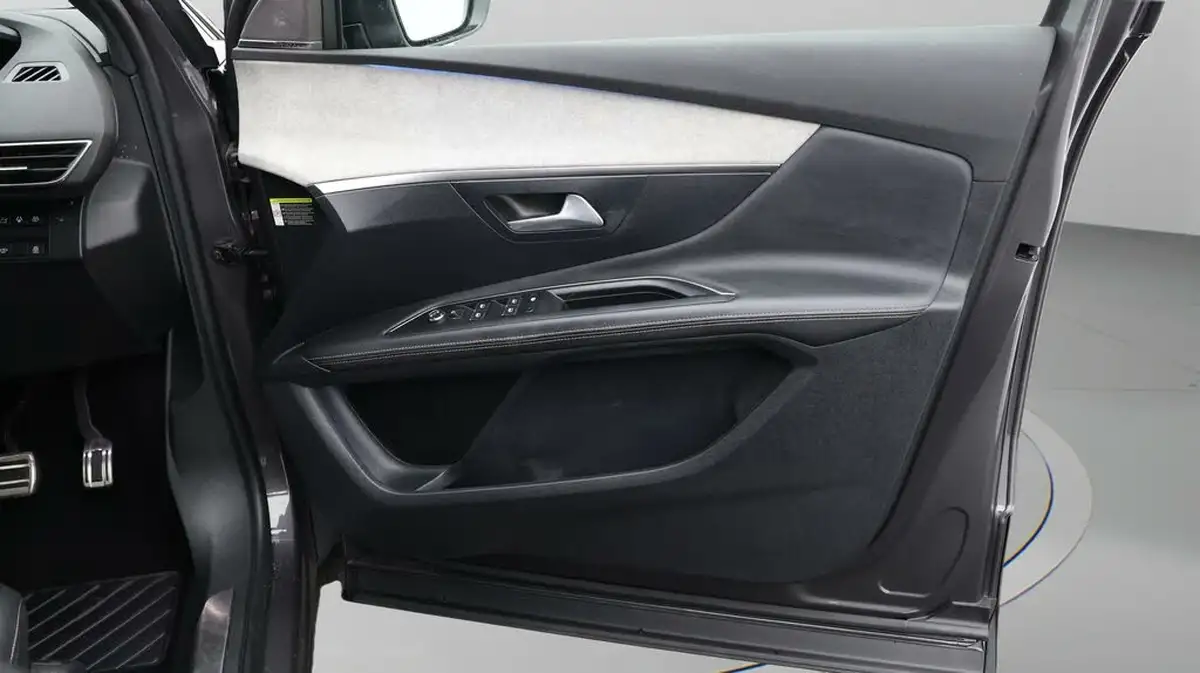 2022-peugeot-3008-suv-12-puretech-gt-premium-big-14