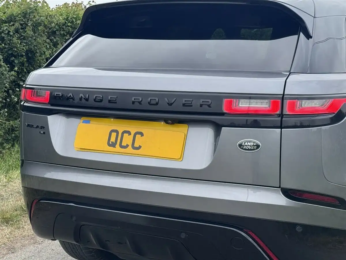 2021-land-rover-range-rover-velar-20-d200-velar-edition-big-29