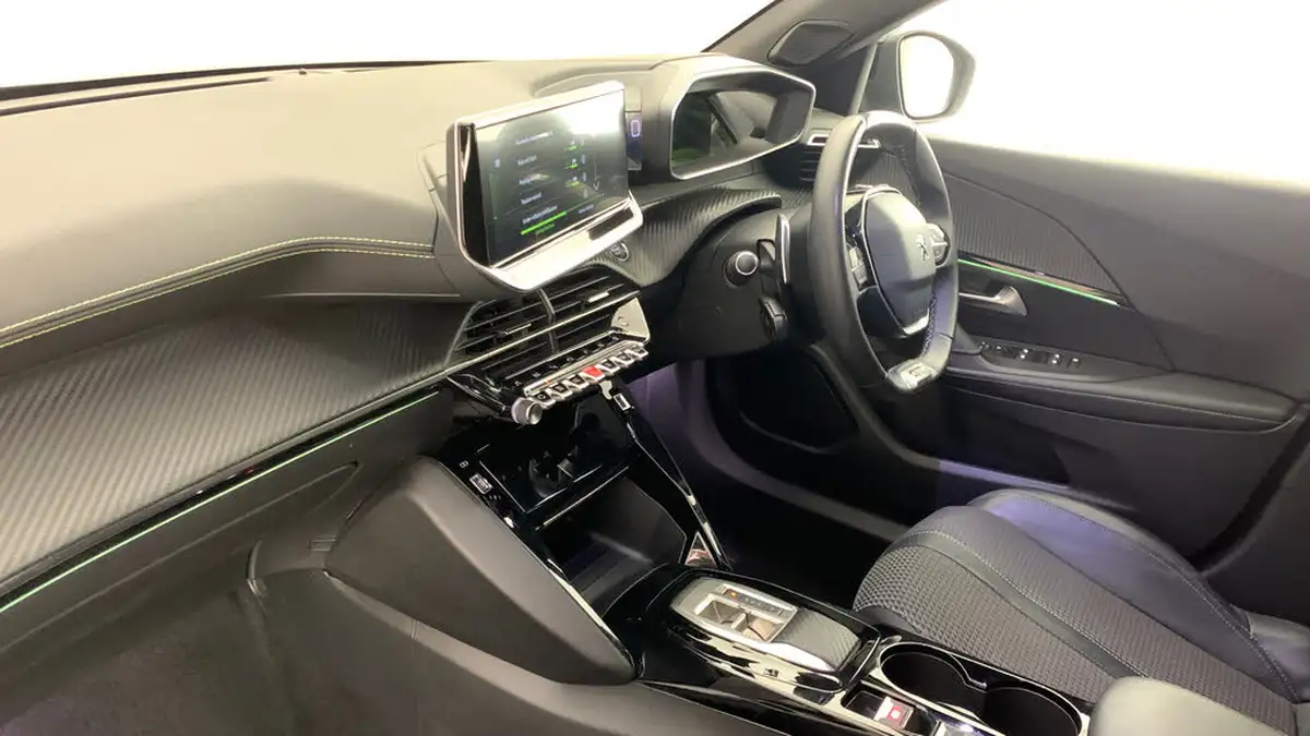 2022-peugeot-2008-suv-12-puretech-gt-eat8-big-1