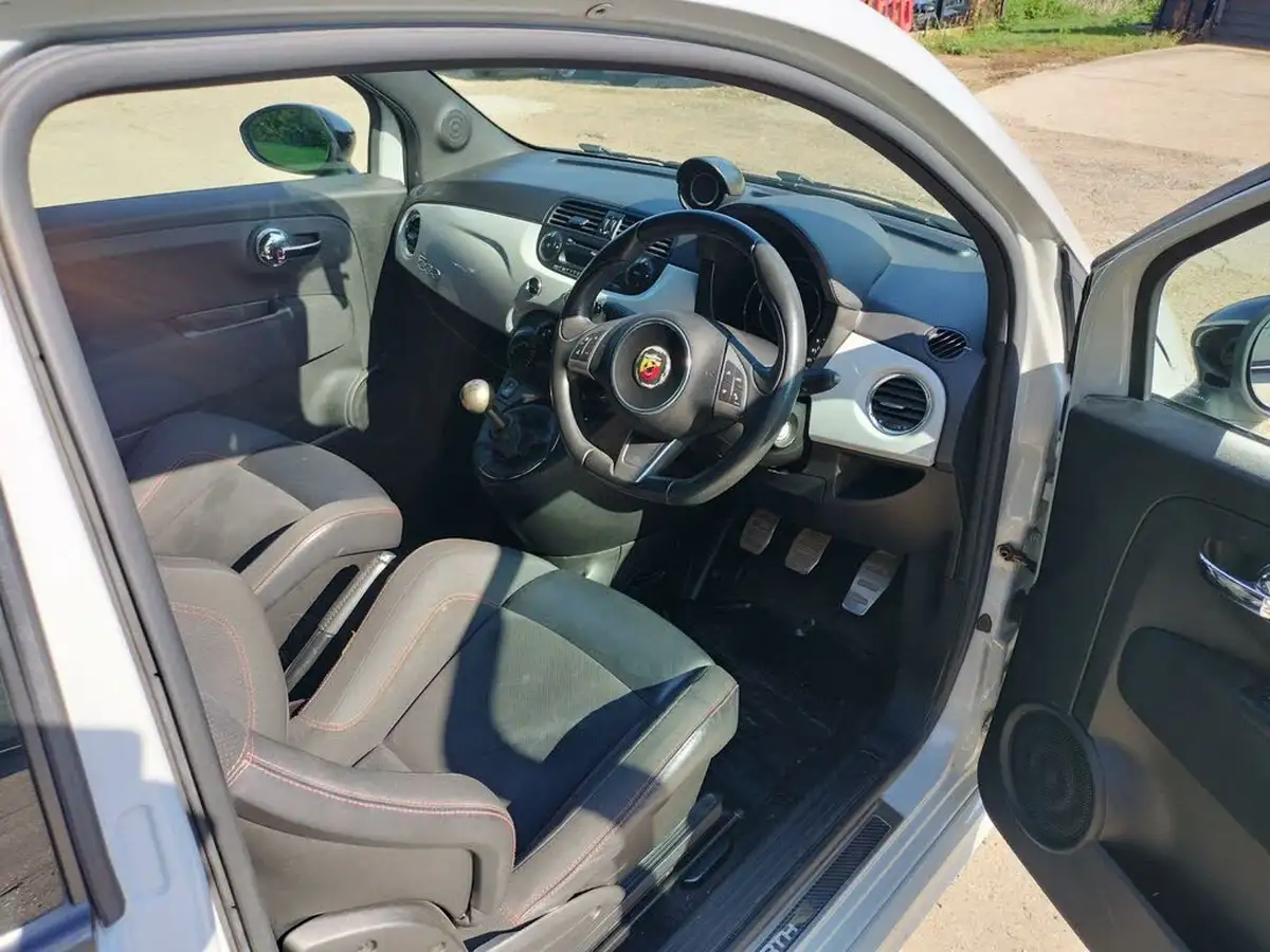 2015-fiat-500-14-abarth-t-jet-big-45
