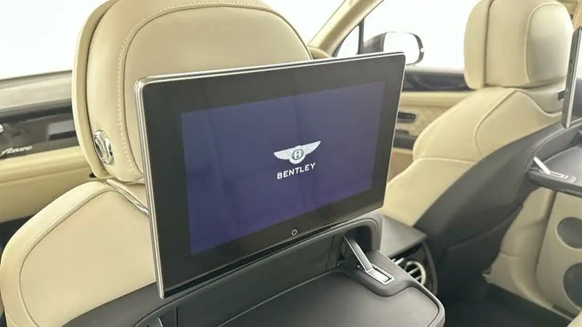 2023-bentley-bentayga-40-v8-big-51