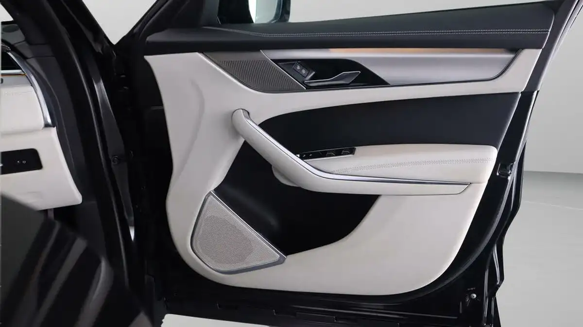 2022-jaguar-f-pace-20-p400e-r-dynamic-s-big-15