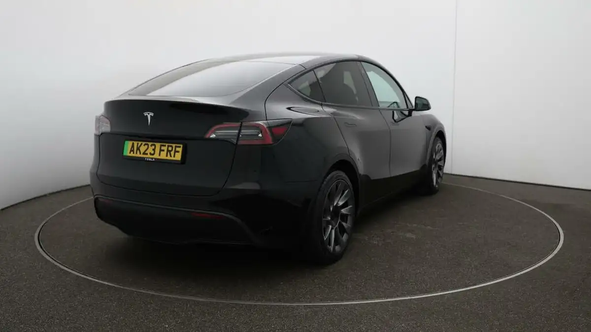 2023-tesla-model-y-e-rwd-big-50