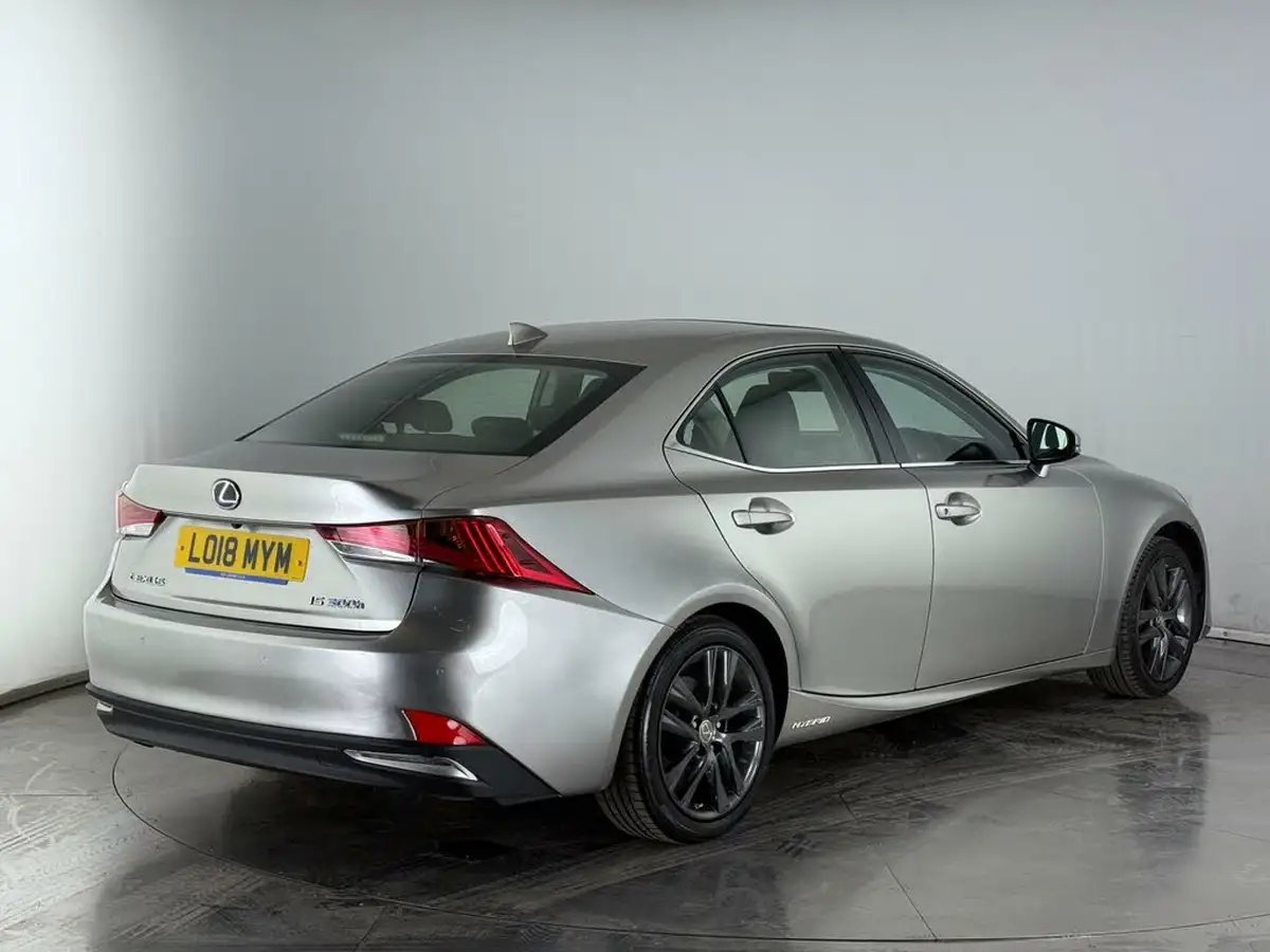 2018-lexus-is-300h-25-advance-lexus-navigation-big-3