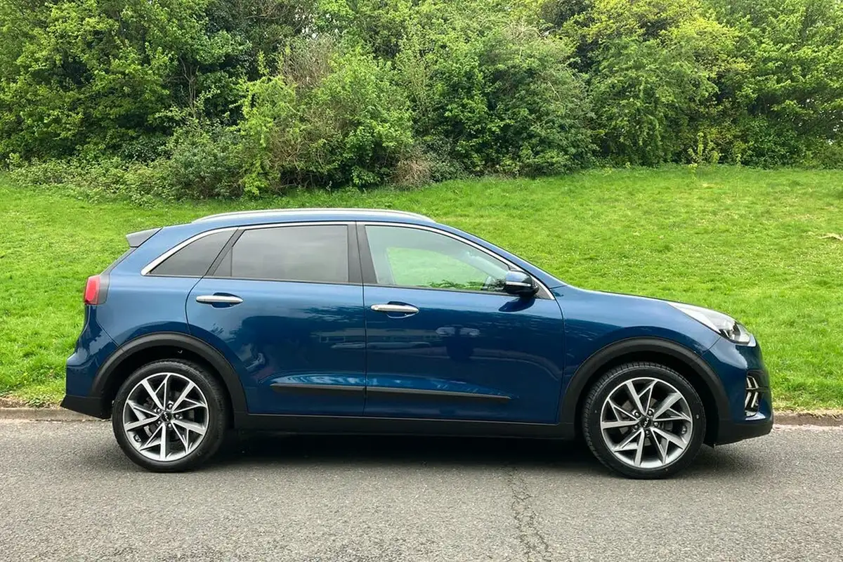 2022-kia-niro-16-gdi-3-156kwh-big-5