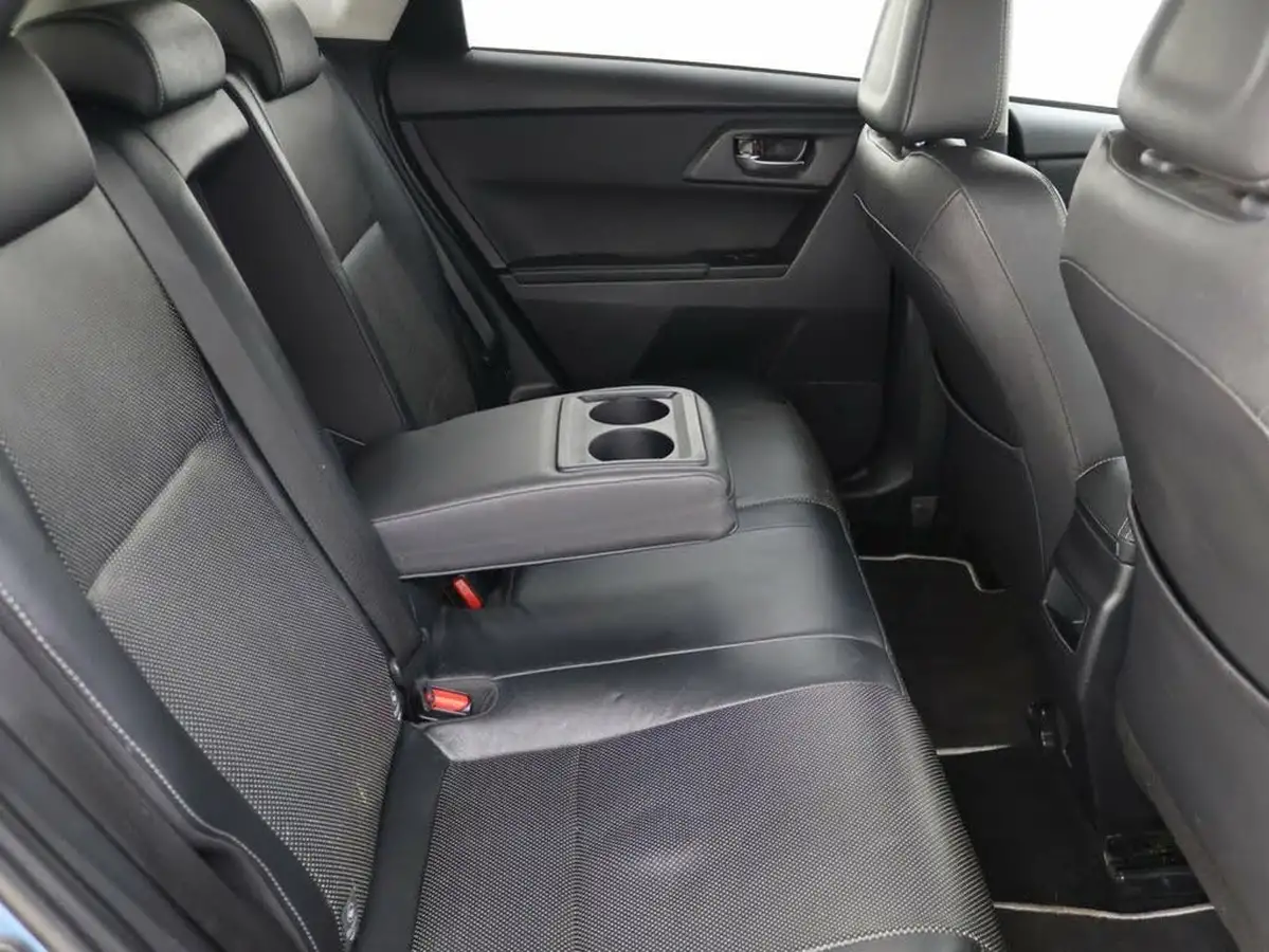 2018-toyota-auris-18-vvt-i-hsd-excel-pan-roof-hatchback-big-18