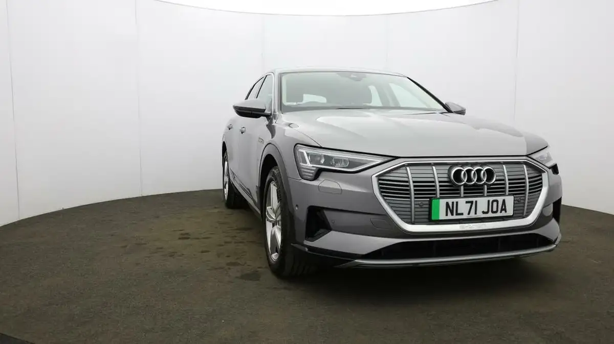2021-audi-e-tron-50e-technik-station-wagon-big-47