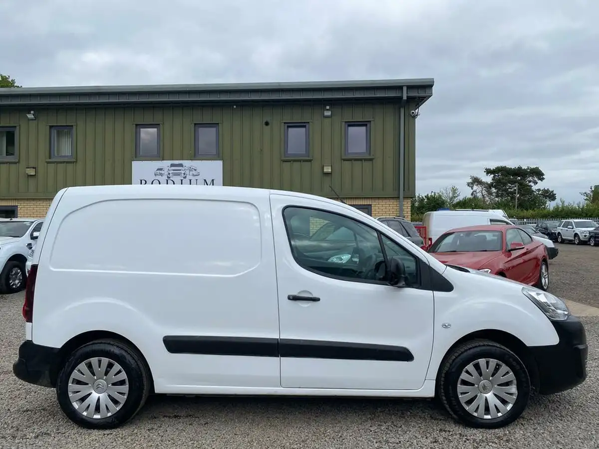 2018-citroen-berlingo-16td-l1625-enterprise-special-edition-panel-big-23