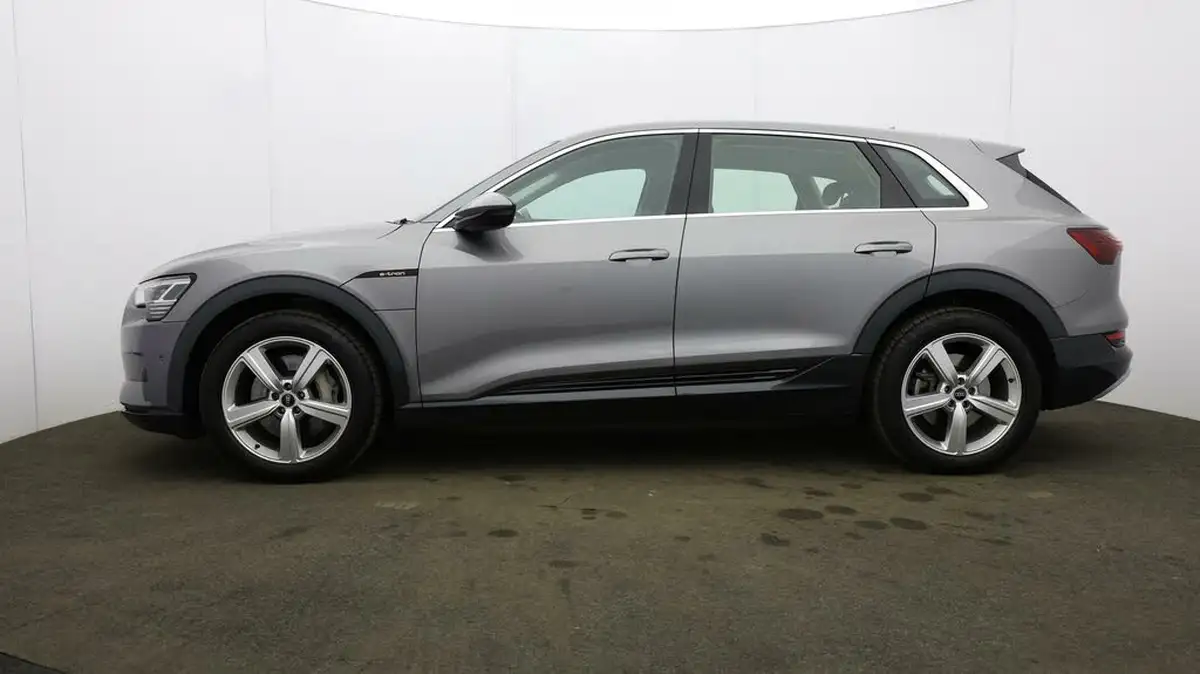 2021-audi-e-tron-50e-technik-station-wagon-big-71