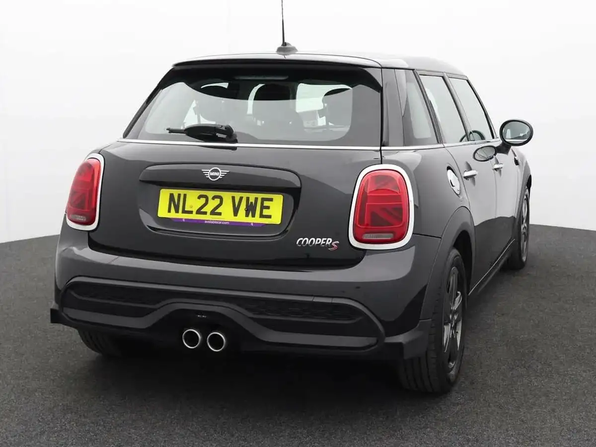2022-mini-cooper-20-cooper-s-classic-hatchback-5d-big-5