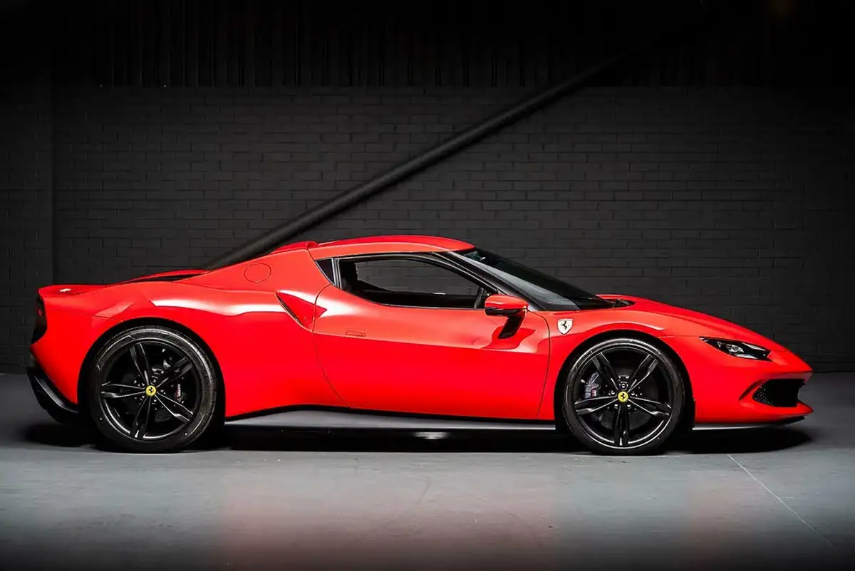 2022-ferrari-296-gtb-big-3