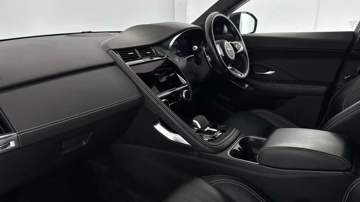 2021-jaguar-e-pace-15-p300e-r-dynamic-se-big-8