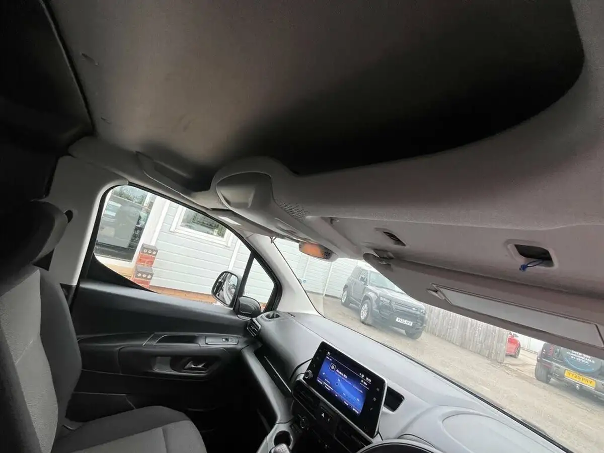 2022-toyota-proace-city-15d-active-big-32