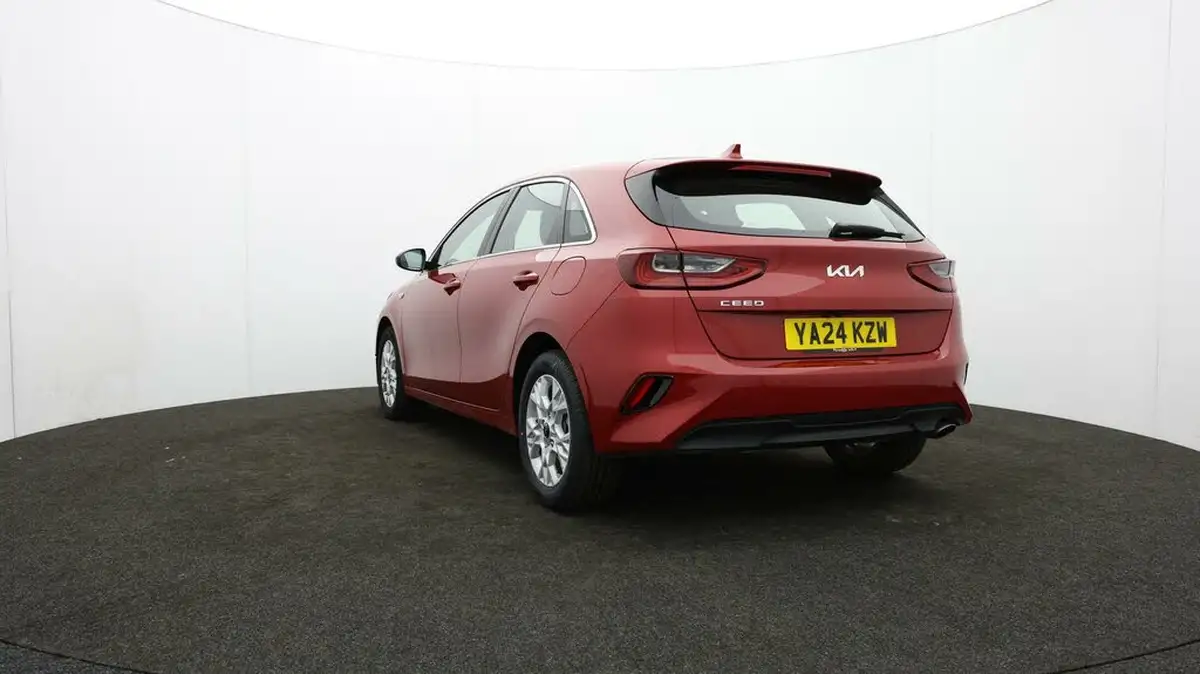 2024-kia-ceed-15-t-gdi-2-138bhp-hatchback-big-72