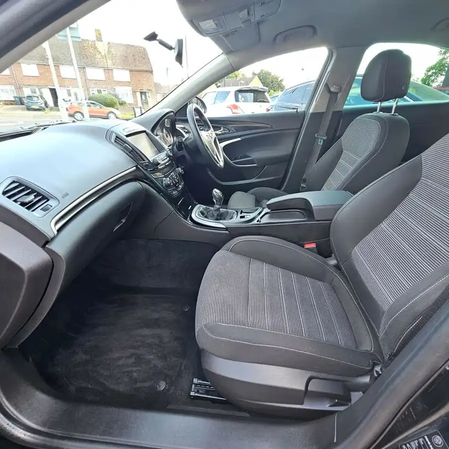 2016-vauxhall-insignia-20cdti-sri-nav-ss-big-12