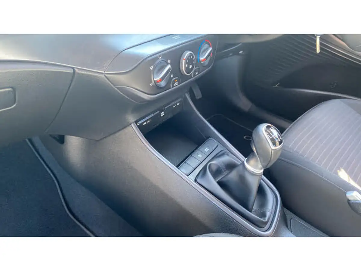 2022-hyundai-i20-10-t-gdi-se-connect-eclutch-imt-big-12