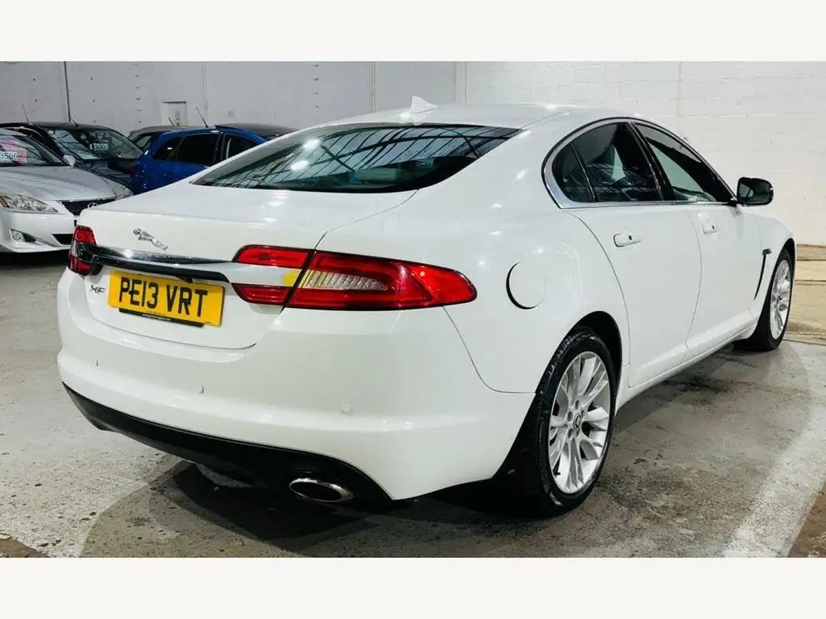 2013-jaguar-xf-22td-premium-luxury-200ps-ss-saloon-4d-auto-big-5
