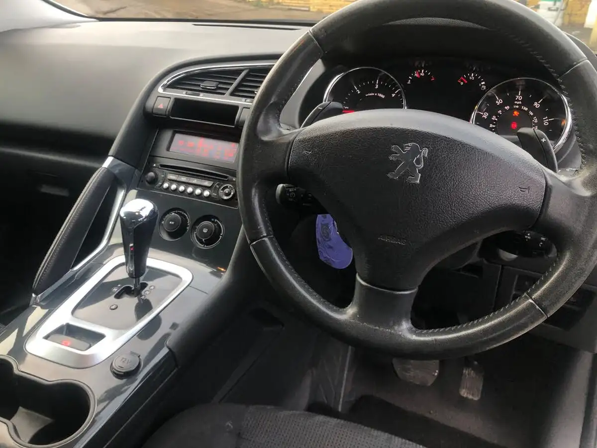2013-peugeot-3008-crossover-16e-hdi-active-115bhp-fap-big-8
