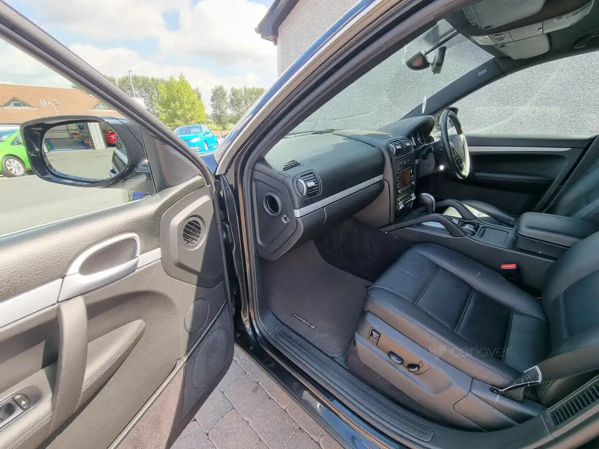 2009-porsche-cayenne-30td-big-9