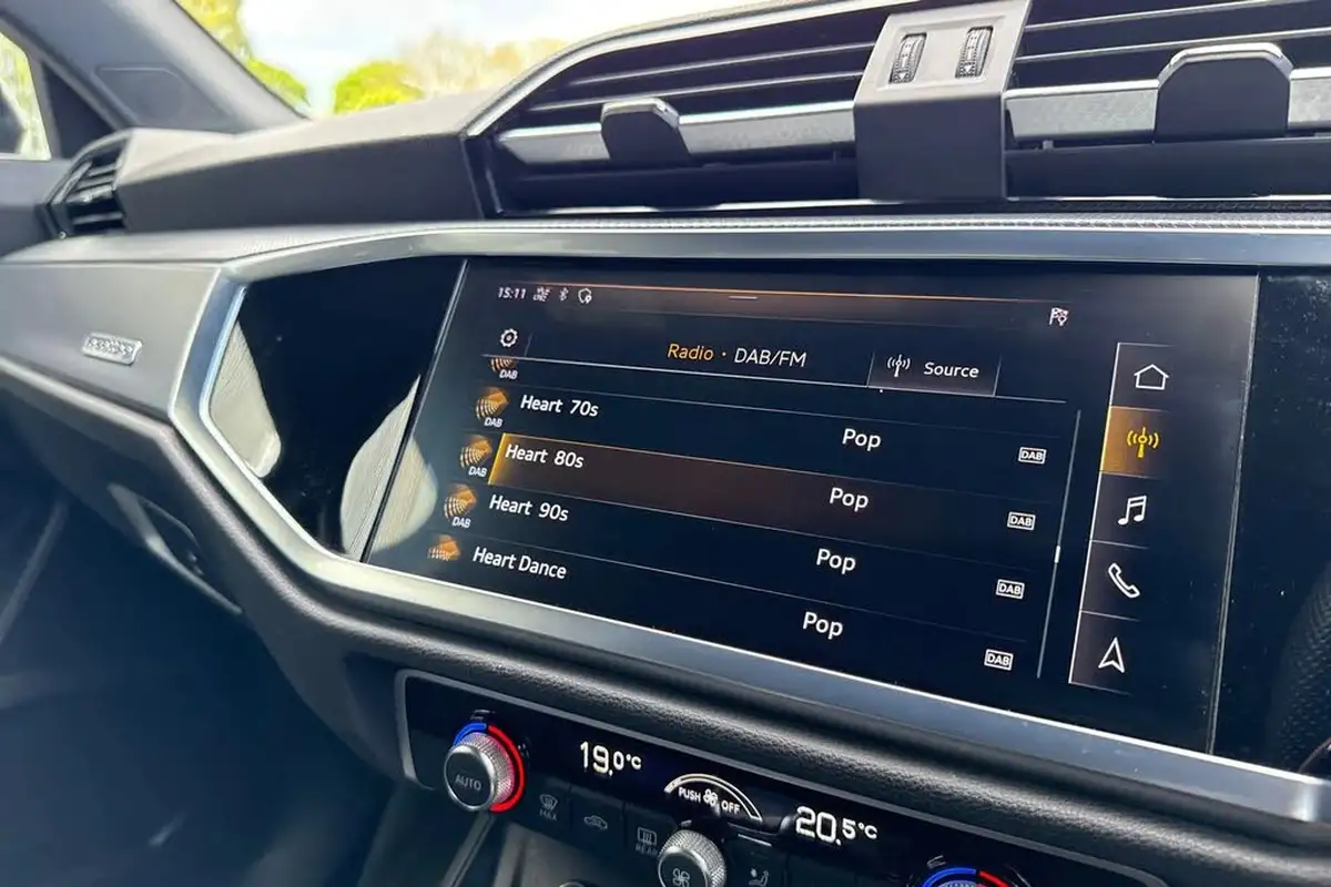 2019-audi-q3-20-40-tfsi-s-line-big-55