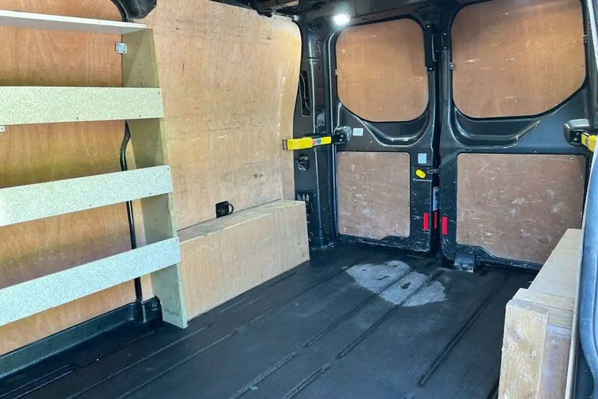 2018-ford-transit-custom-20tdci-300-l1h1-limited-130pseu6-panel-van-big-3