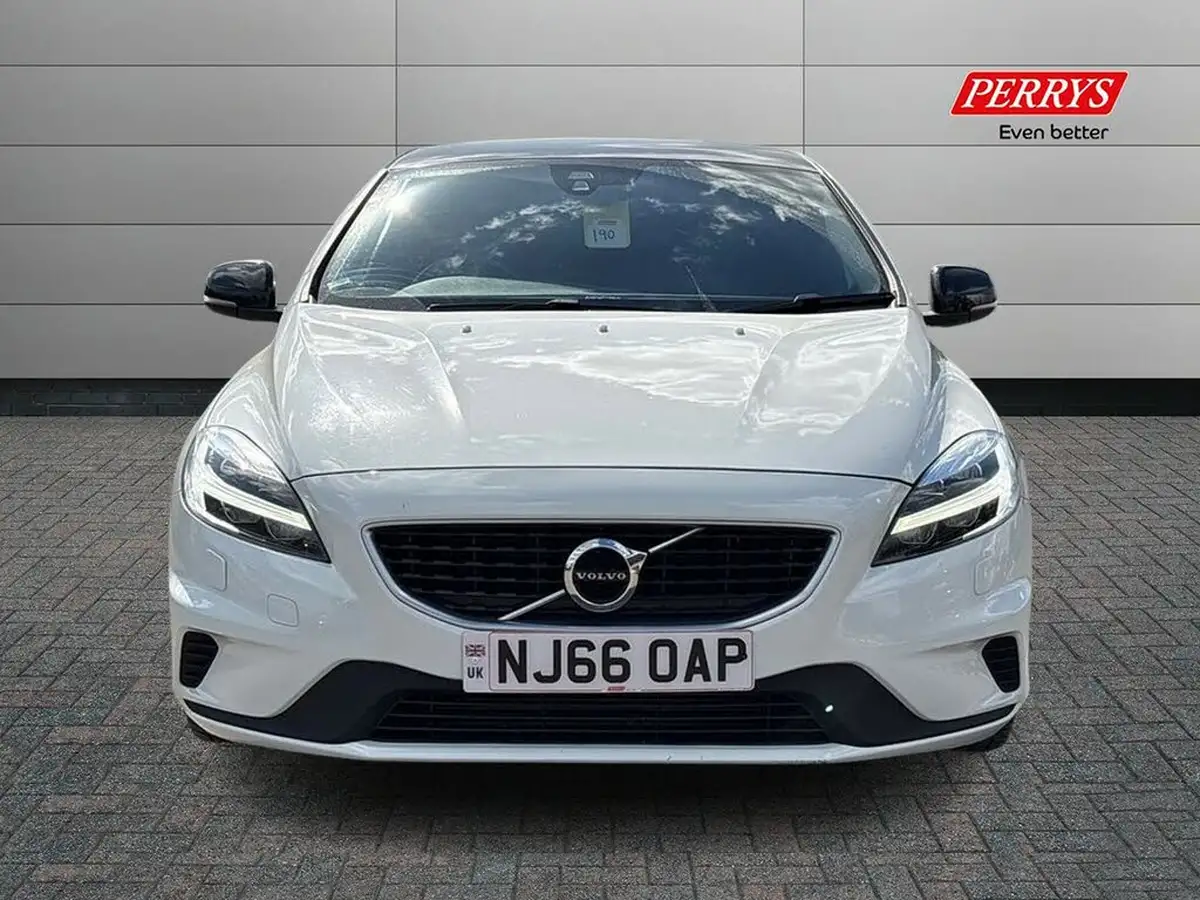 2016-volvo-v40-20td-d2-r-design-big-3