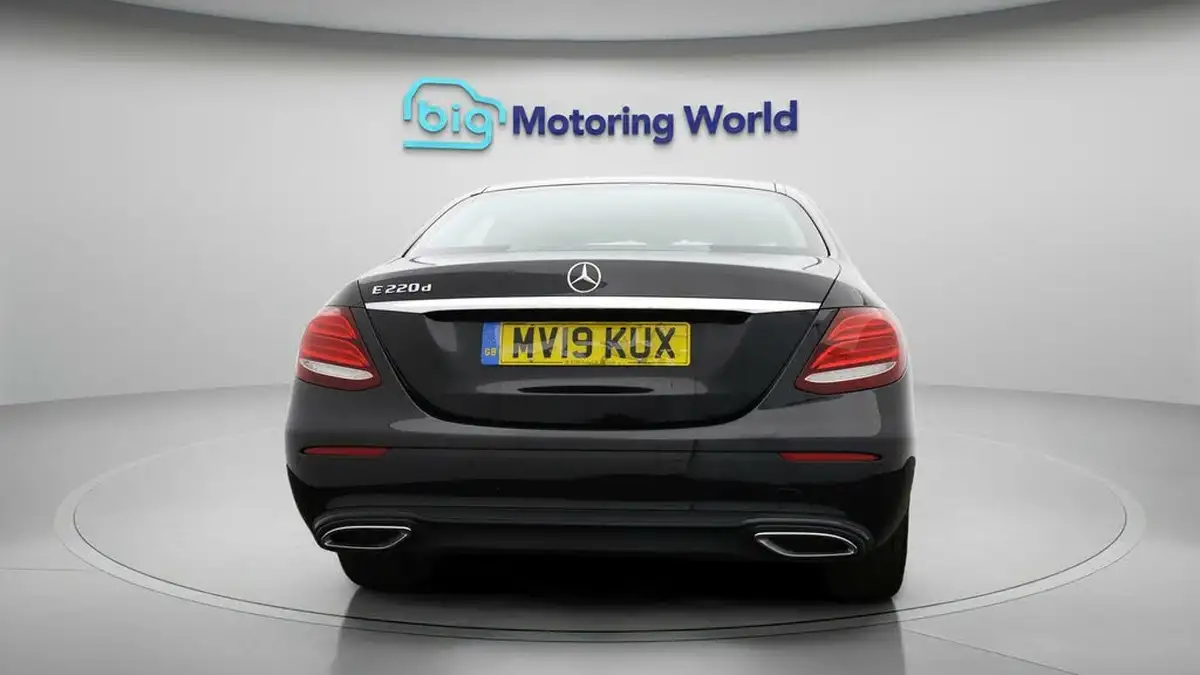 2019-mercedes-benz-e-class-20d-e220d-se-ss-saloon-4d-big-5