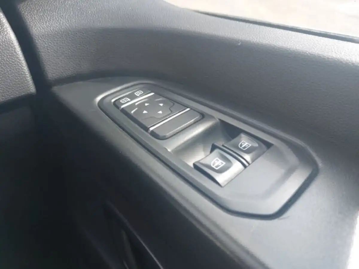 2022-renault-trafic-20dci-ll30-130-business-panel-big-17