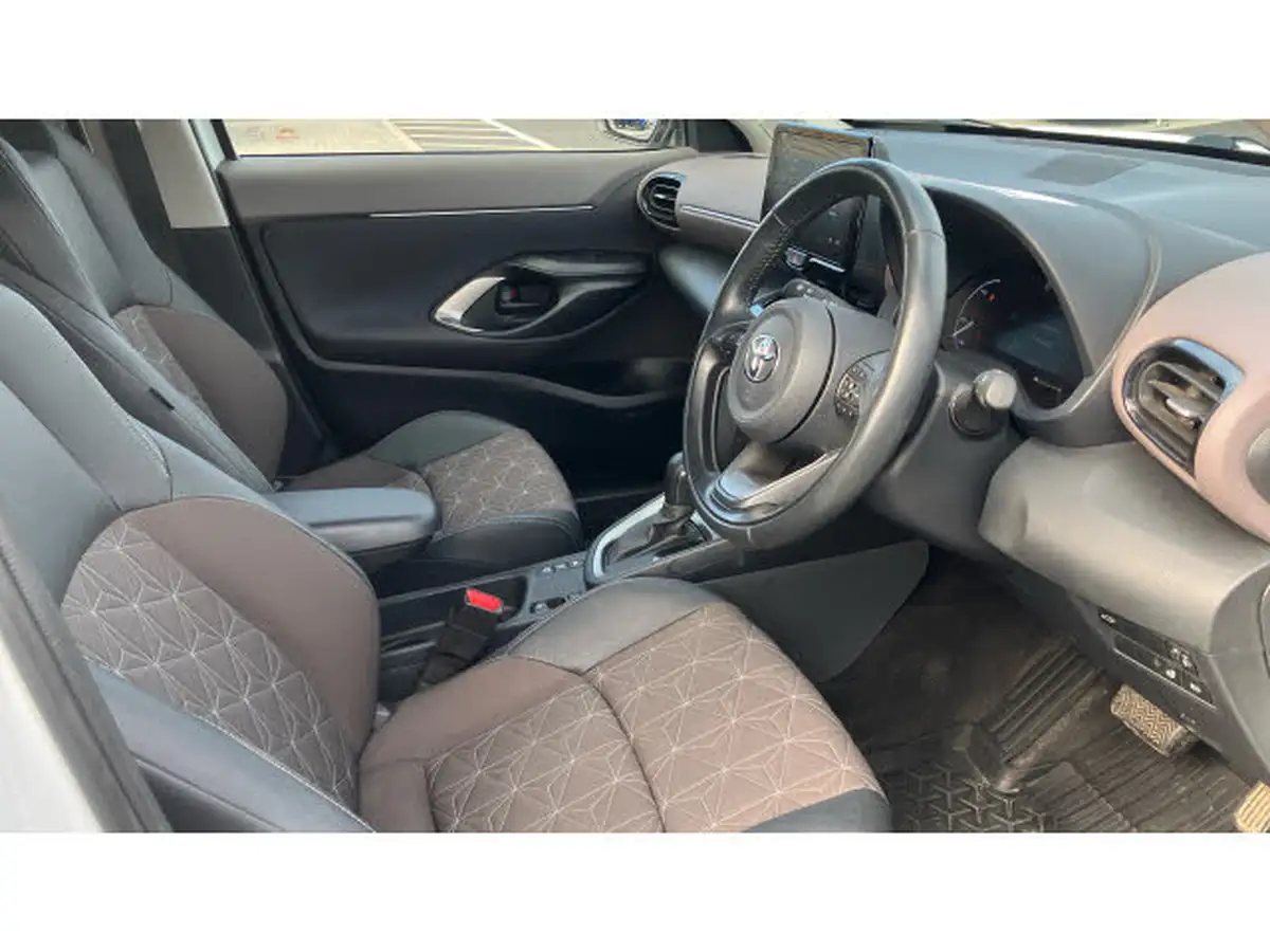 2023-toyota-yaris-cross-15-vvt-i-excel-awd-i-big-10