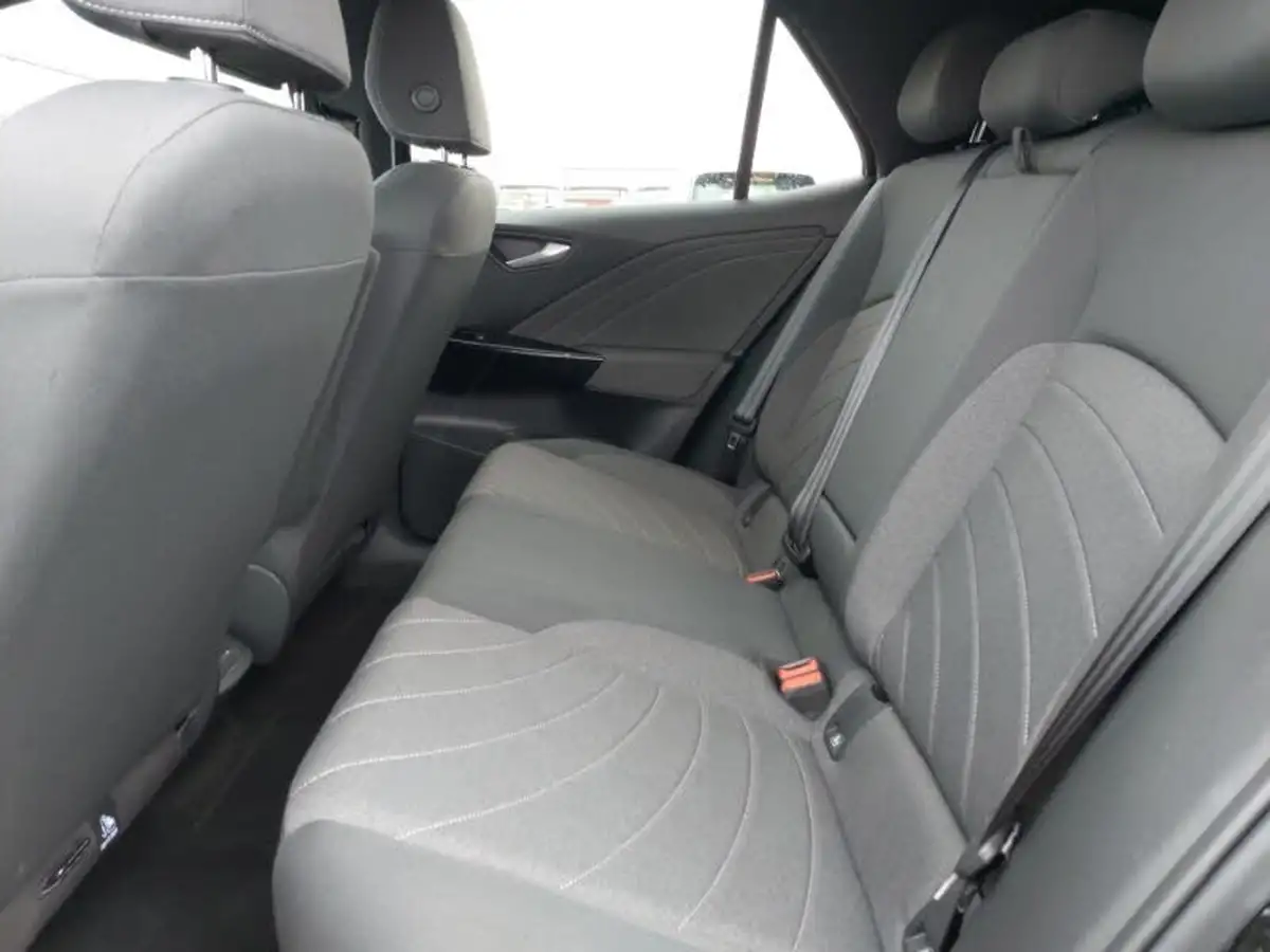 2024-volkswagen-id3-e-pro-match-59kwh-big-5