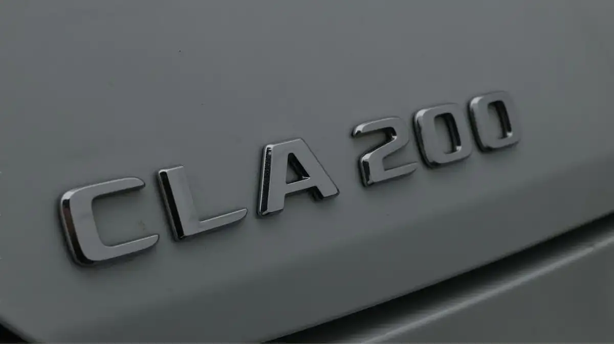 2022-mercedes-benz-cla-13-cla-200-amg-line-shooting-brake-5d-big-19