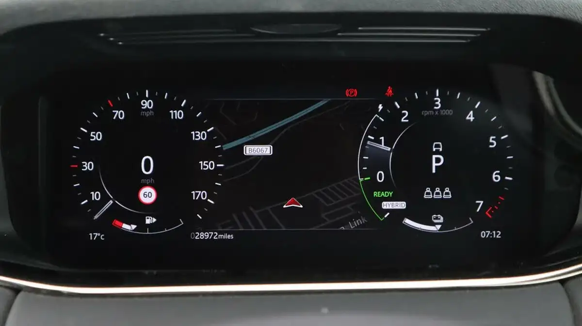 2021-land-rover-range-rover-evoque-15-p300e-r-dynamic-se-big-9