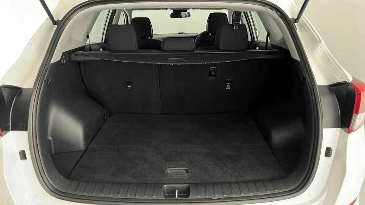 2018-hyundai-tucson-16-gdi-blue-drive-se-nav-big-12
