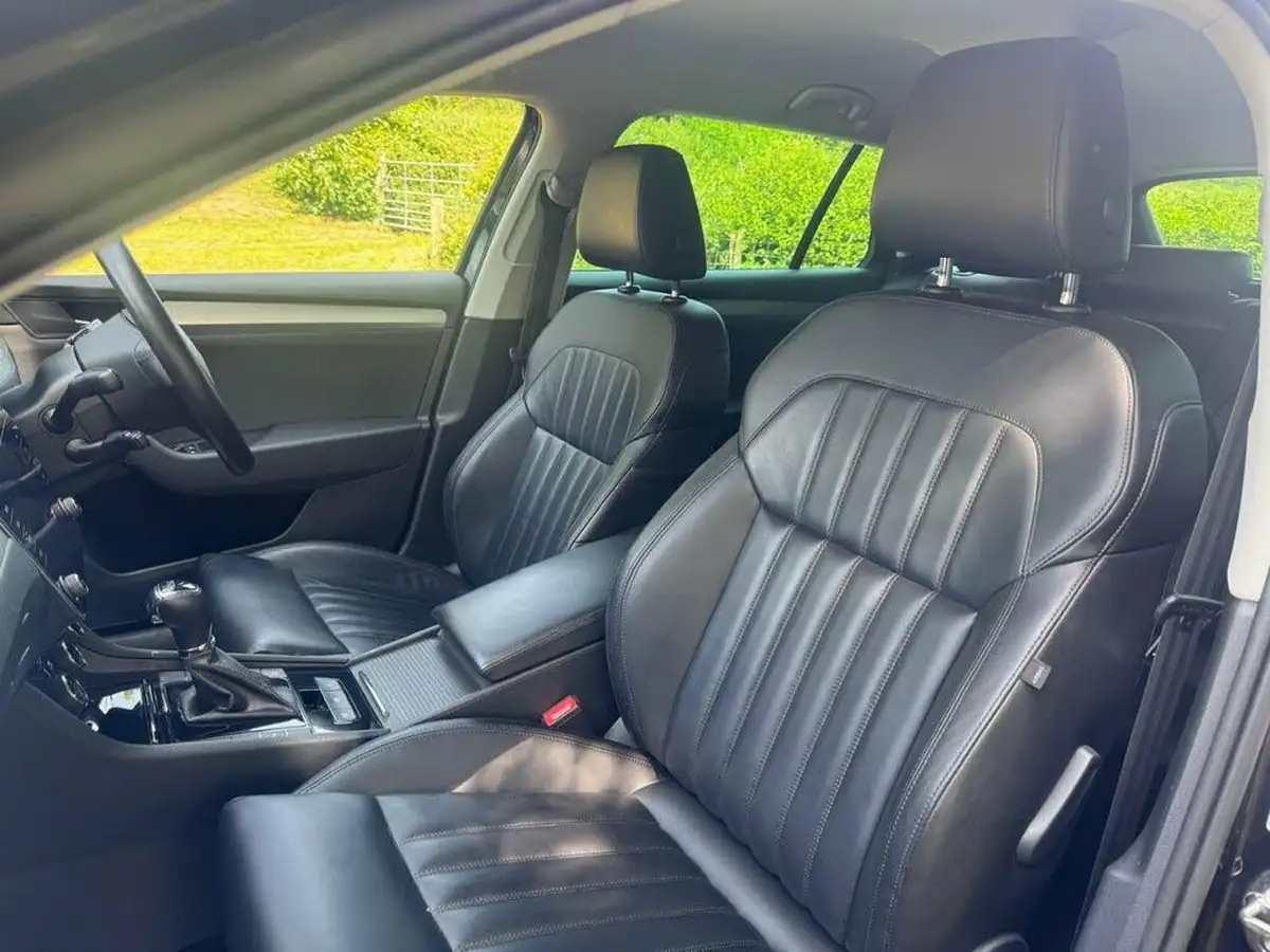 2018-skoda-superb-20tdi-scr-se-technology-estate-dsg-big-18