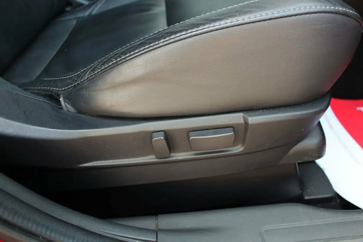 2019-mitsubishi-outlander-24-4h-phev-big-11