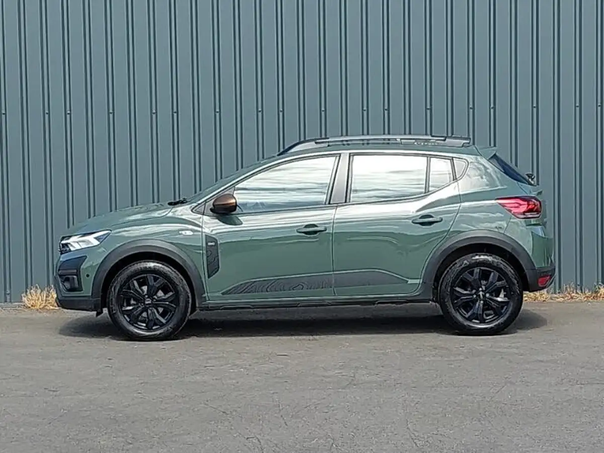 2024-dacia-sandero-stepway-10-tce-extreme-90bhp-big-3