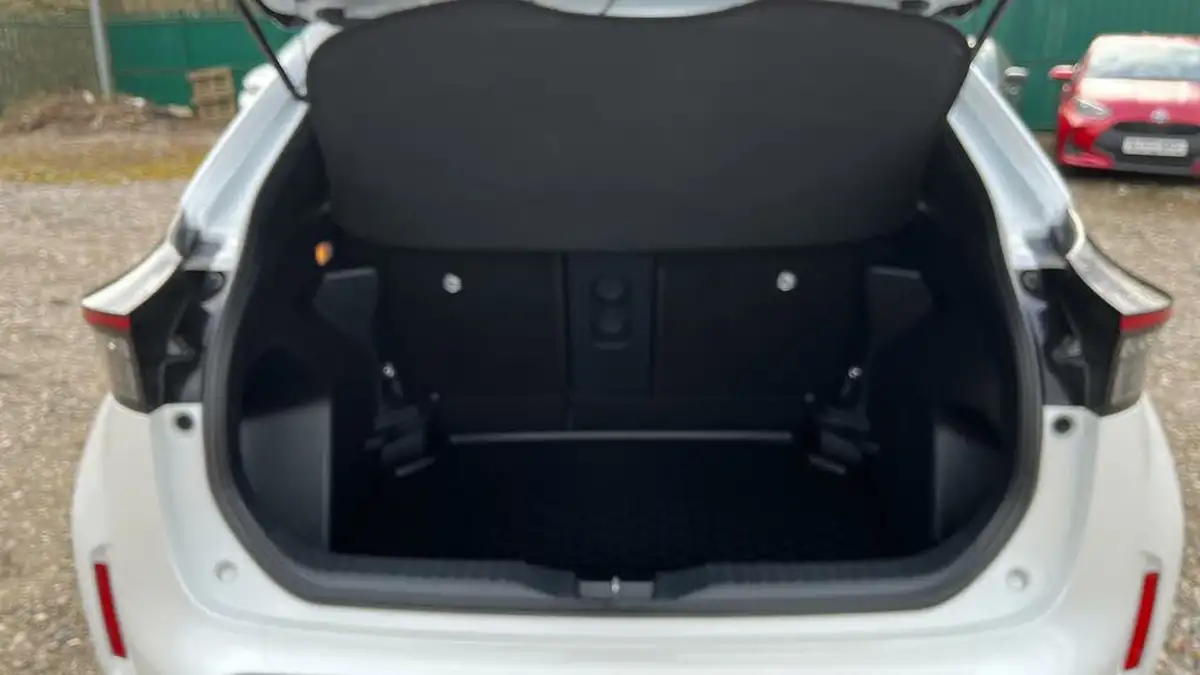 2022-toyota-yaris-cross-15-vvt-i-design-big-13