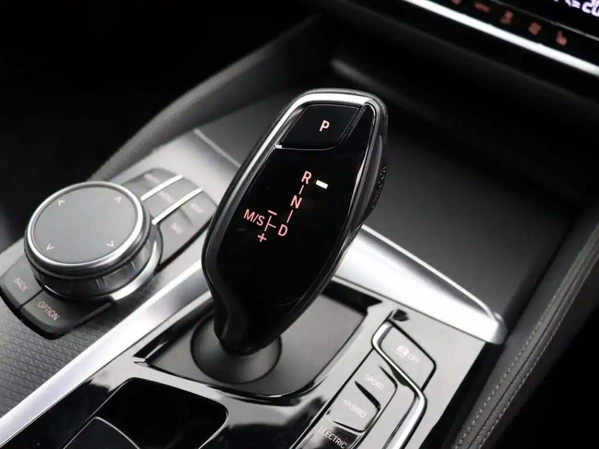 2022-bmw-5-series-20-530e-m-sport-touring-5d-big-38