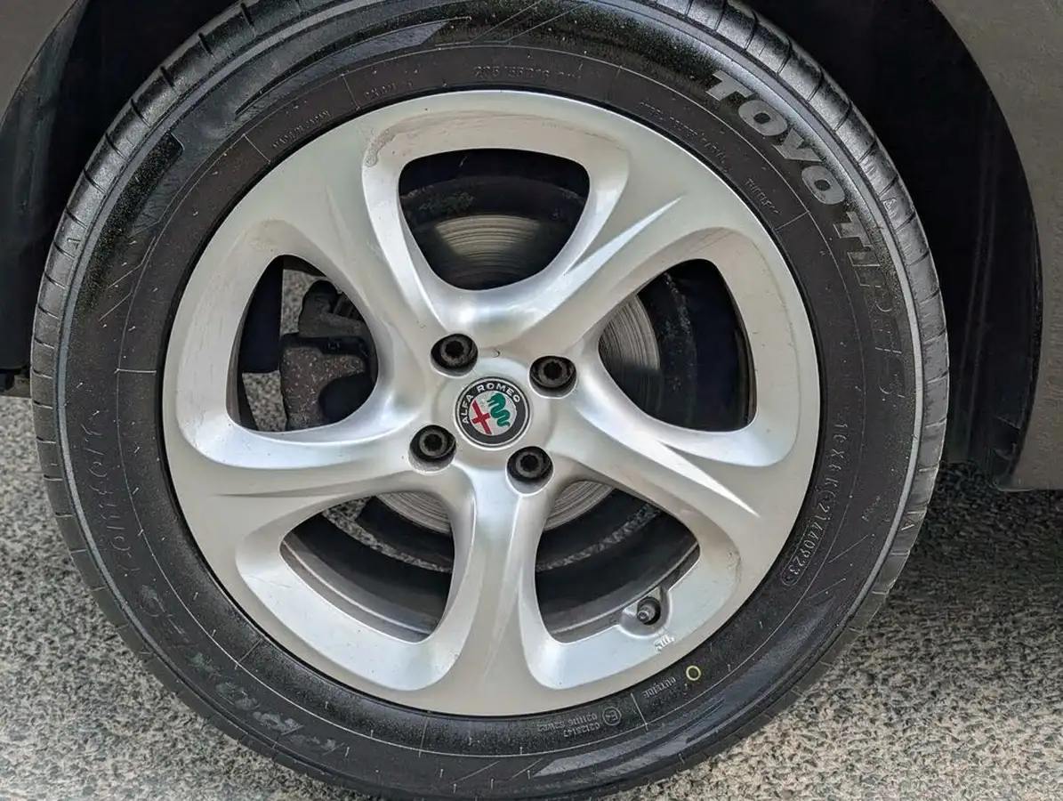 2019-alfa-romeo-mito-09-big-29